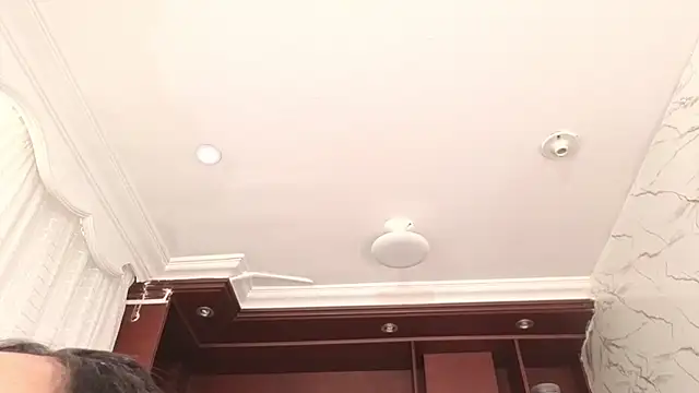 AmberNix online show from 11.03.25