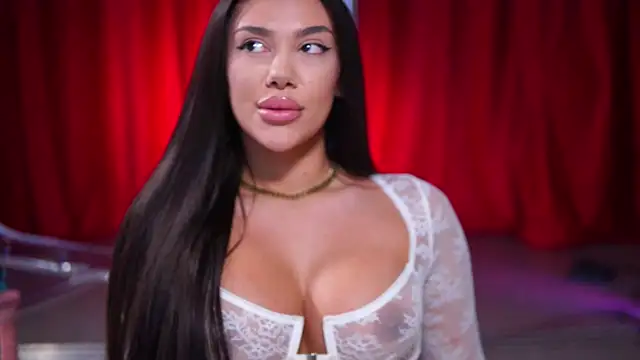 Snapshot of NatyDesiree chatting on 01.06.25 NatyDesiree online show from 01.06.25