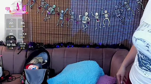 ariana cross online show from 10.12.25