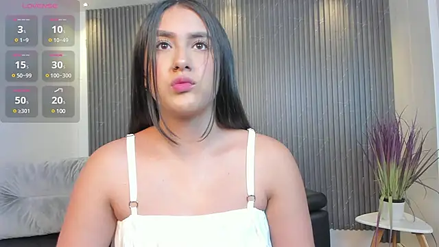 Snapshot of paulina_sweett_ chatting on 02.19.25 paulina sweett  online show from 02.19.25