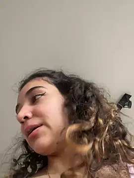 uniquerossie online show from 11.21.25