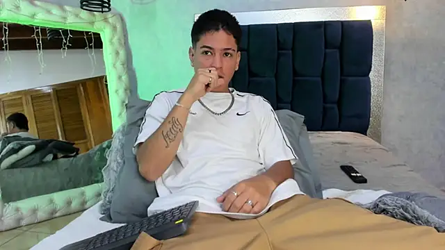 Levy Steve online show from 11.22.25