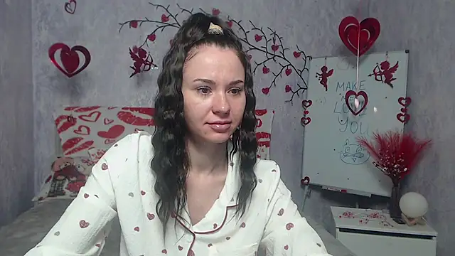 KaraCriegs online show from 02.14.26