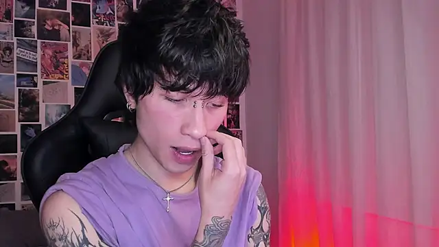 Snapshot of liamelf chatting on 01.24.25 liamelf online show from 01.24.25