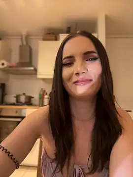 AvaGianna online show from 12.08.24