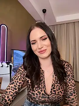 AvaGianna online show from 01.05.25