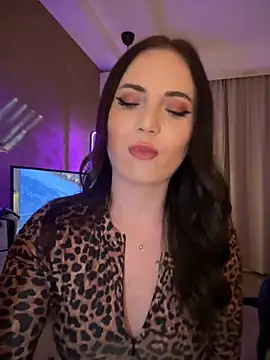 AvaGianna online show from 01.05.25