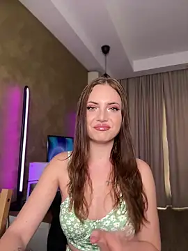 AvaGianna online show from 10.18.25