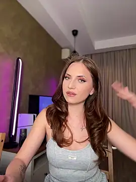 AvaGianna online show from 10.19.25