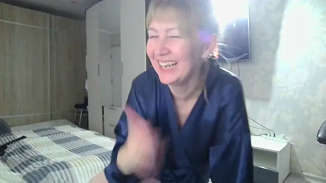 Snapshot of WindChristy chatting on 04.30.26 WindChristy online show from 04.30.26