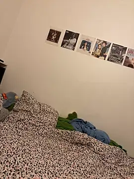 milkyhonybaby online show from 10.25.25