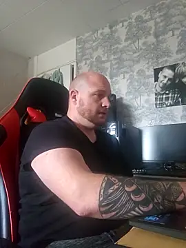 Snapshot of destructeur6 chatting on 12.01.25 destructeur6 online show from 12.01.25