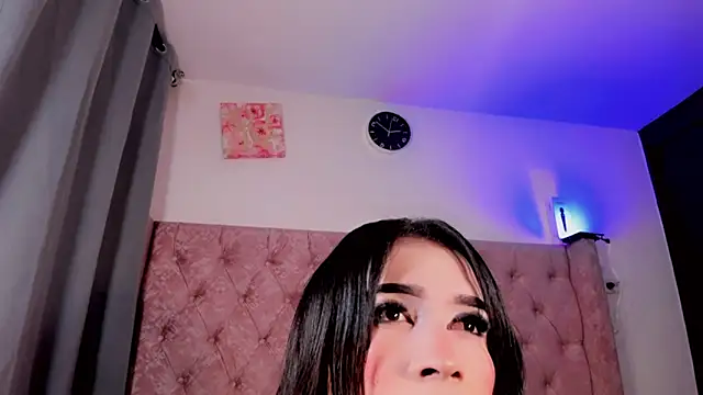 Snapshot of kimMaddiee chatting on 05.27.26 kimMaddiee online show from 05.27.26