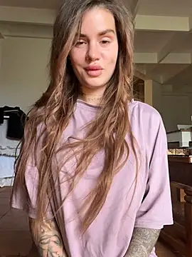 EmiliaCatalina online show from 03.12.25