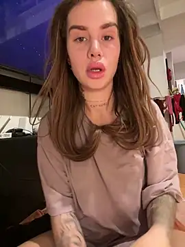 EmiliaCatalina online show from 03.13.25