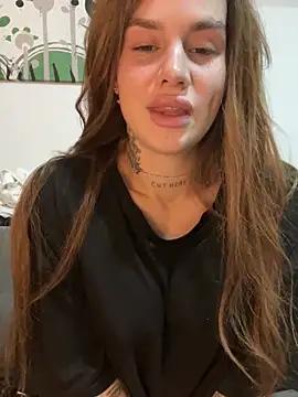 EmiliaCatalina online show from 03.17.25