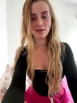 EmiliaCatalina online show from 10.09.25