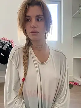 EmiliaCatalina online show from 11.20.25