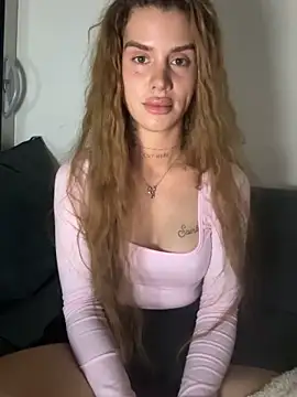 EmiliaCatalina online show from 04.27.26