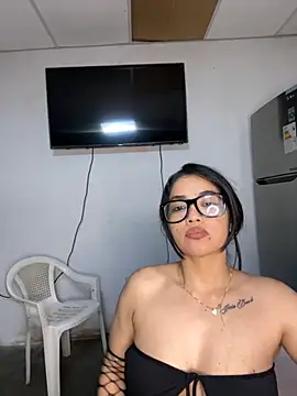 fullpasionkv220 online show from 10.14.25