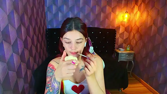 LiaHarryis online show from 10.31.25