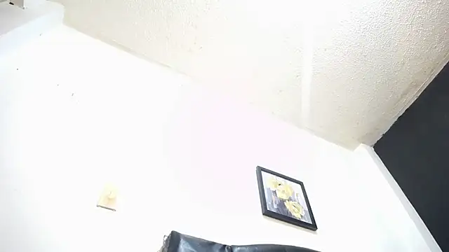 Snapshot of candyladyboy chatting on 03.25.26 candyladyboy online show from 03.25.26