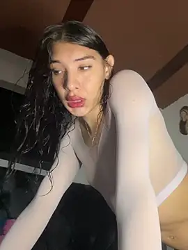 NICOLSKINNY1 online show from 03.20.25