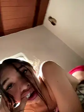 NICOLSKINNY1 online show from 10.22.25