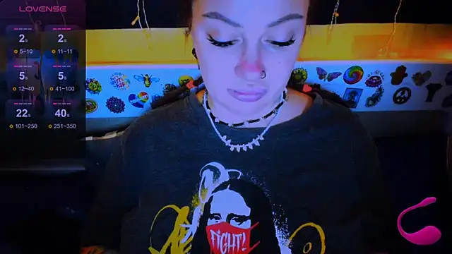 EllieOz online show from 03.22.25