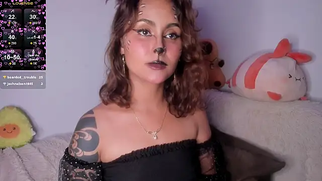 Violette-Ramirez01 online show from 10.28.25