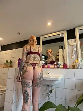 Snapshot of Stella-Kink chatting on 03.07.26 Stella-Kink online show from 03.07.26