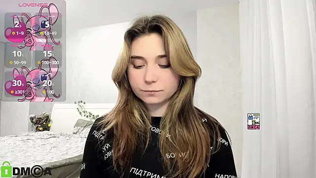 SweetMonicka online show from 02.11.25