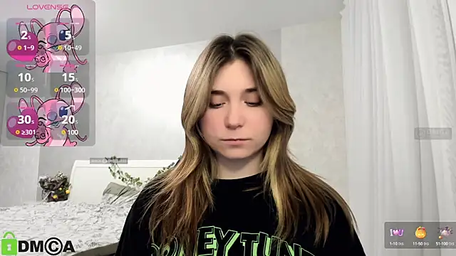 SweetMonicka online show from 02.15.25