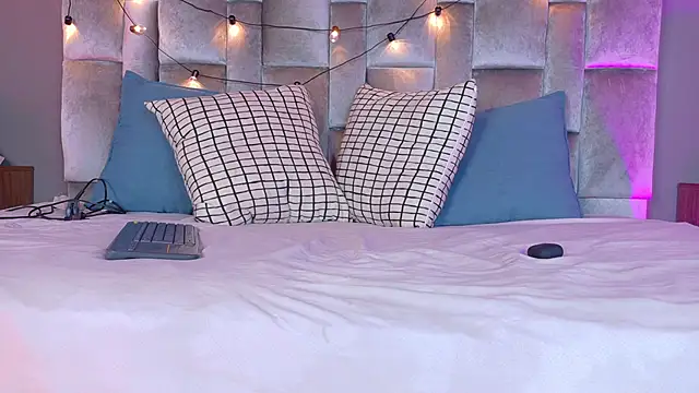 nahomi campbell online show from 02.18.26