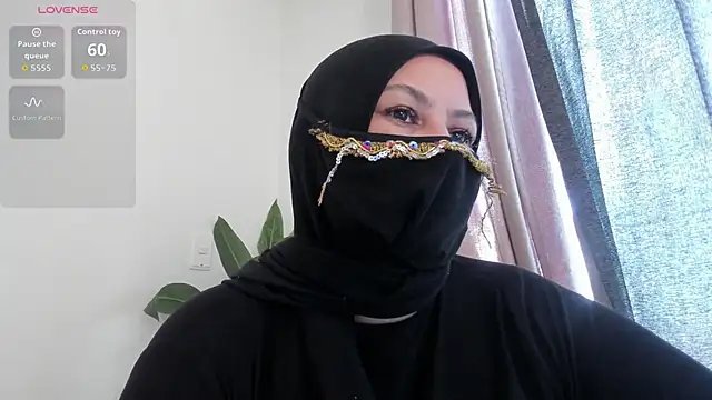 Snapshot of Amina_hafsa chatting on 05.18.26 Amina hafsa online show from 05.18.26