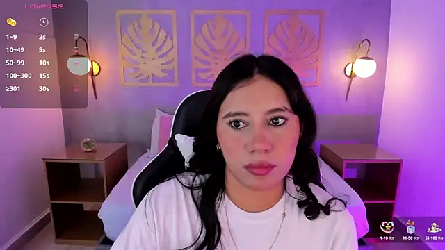 Snapshot of majo_rosse_ chatting on 09.18.25 majo rosse  online show from 09.18.25