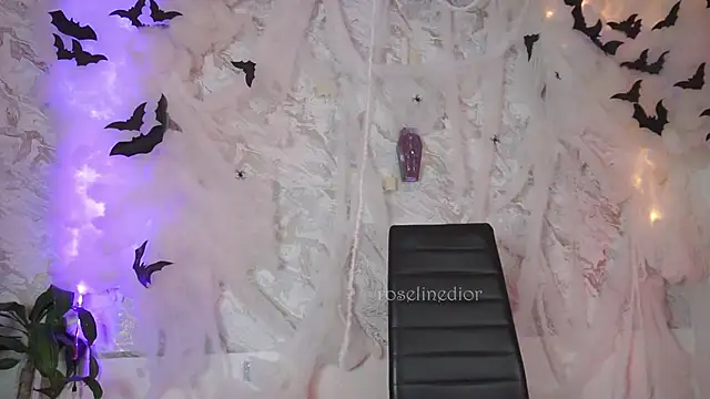 roselinedior online show from 10.15.25