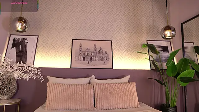 Snapshot of ElleDiane chatting on 01.19.26 ElleDiane online show from 01.19.26