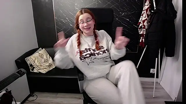 littleviki7 online show from 01.15.25