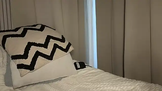 Sweetninaaa online show from 10.29.25