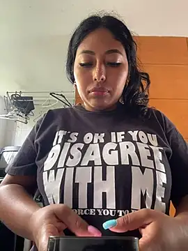 emmyjhonson07 online show from 10.08.25