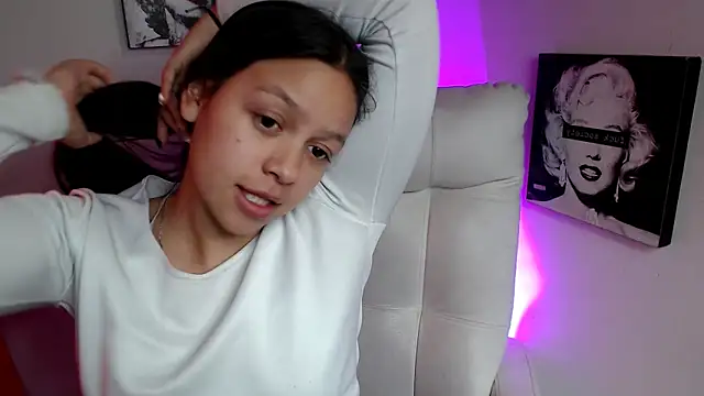 SamanthaRoldaan online show from 03.17.25