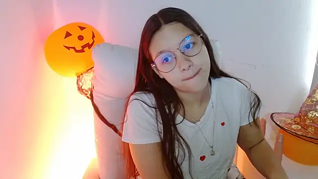 SamanthaRoldaan online show from 10.25.25