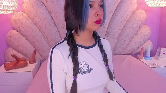 chloe watson  online show from 02.22.25