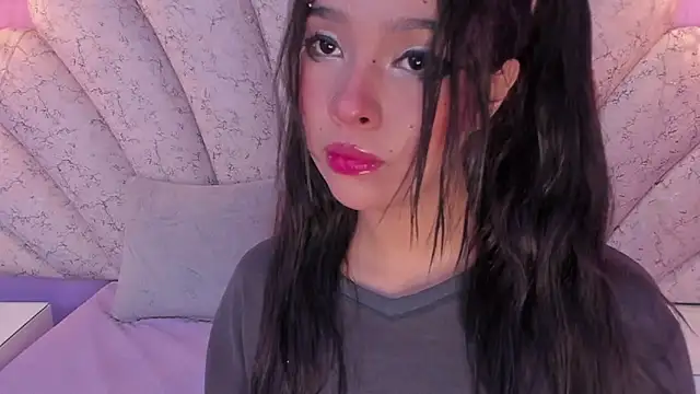 chloe watson  online show from 03.09.25