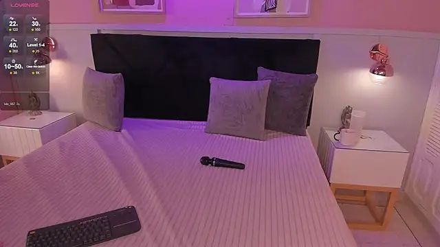 chloe watson  online show from 04.01.26