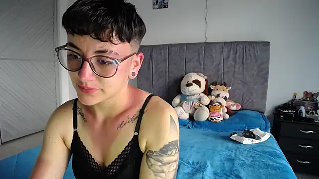 linda 33 online show from 04.13.26