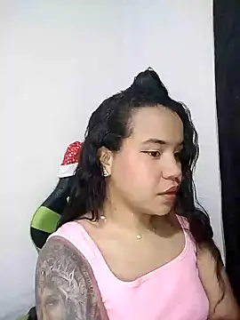 leila 22 online show from 12.19.24