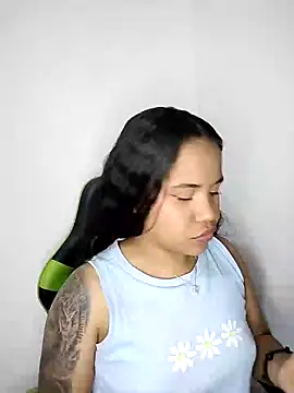 leila 22 online show from 01.26.25