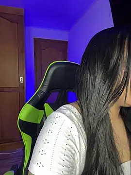 leila 22 online show from 02.06.26